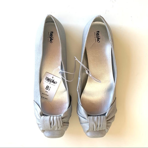 Silver ballet flats 8.5 - Picture 3 of 7